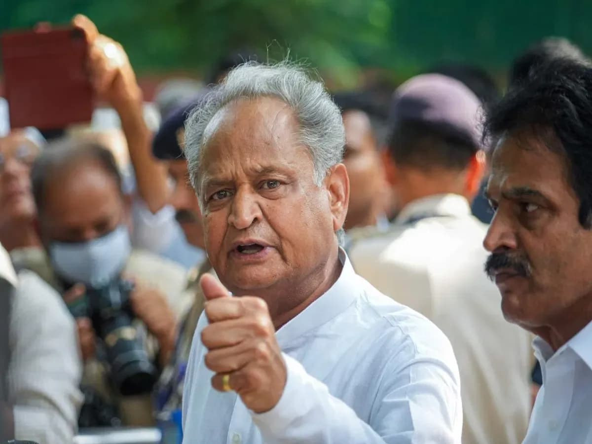 महंगाई से राहत के लिए अन्नपूर्णा राशन किट योजना फिर शुरू करे सरकार : अशोक गहलोत