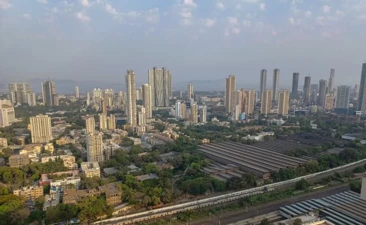 कमर्शियल रियल एस्टेट में निवेश की रफ्तार बढ़ने की उम्मीद, प्रीमियम ऑफिस स्पेस की मांग मजबूत